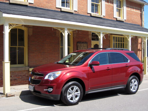 2010 Chevrolet Equinox front three quarters