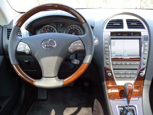 2011 Lexus ES 350 dash