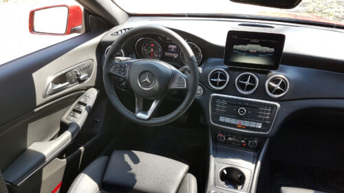 2017 Mercedes-Benz CLA 250 4MATIC dash