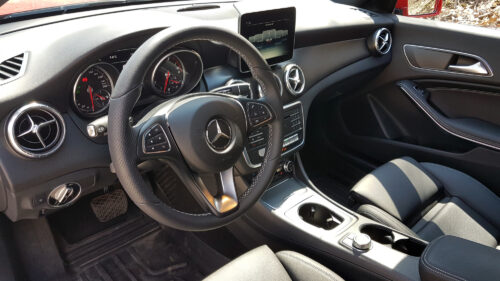 2017 Mercedes-Benz CLA 250 4MATIC dash