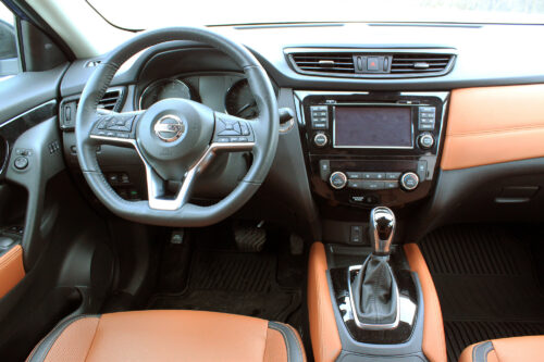 2017 Nissan Rogue dash