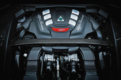 Alfa Romeo Stelvio engine