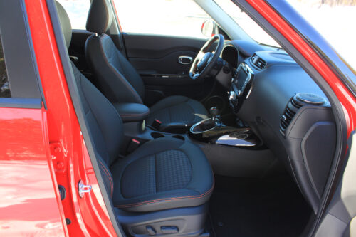 2017 Kia Soul SX Turbo Tech front seats side view