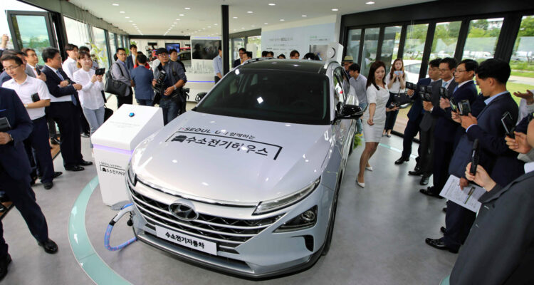 Hyundai hydrogen fuel-cell SUV