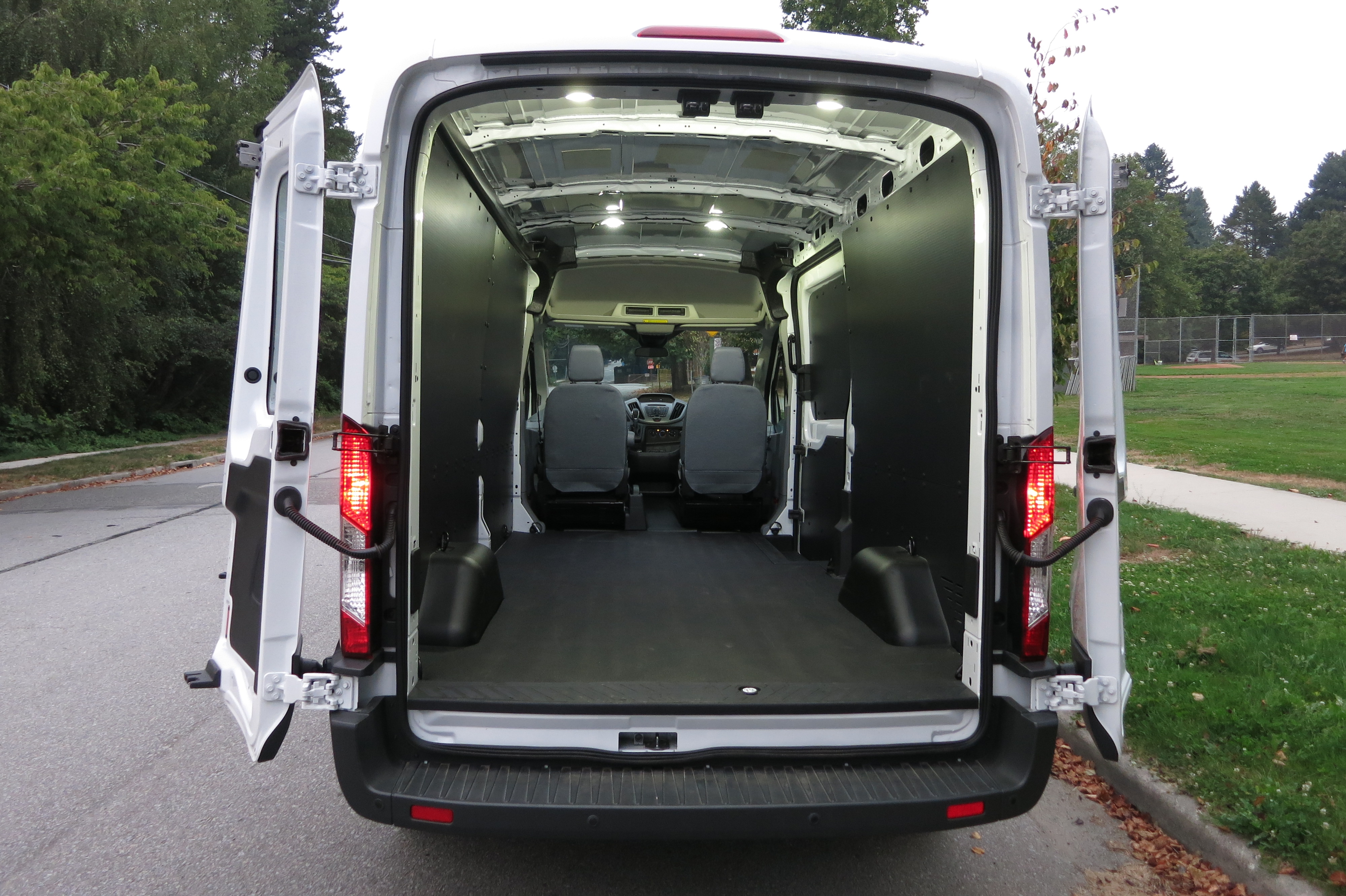 ford transit cargo diesel