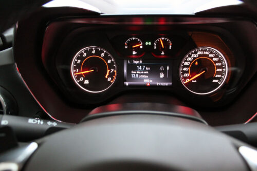 2017-Chevrolet-Camaro-interior-5