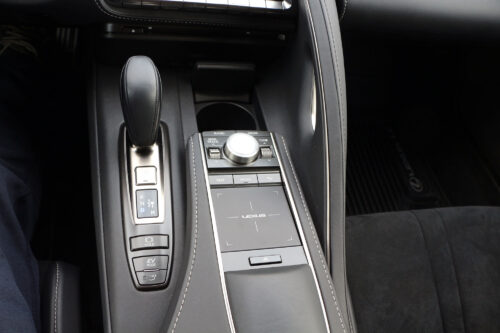 2018 Lexus LC 500h center console