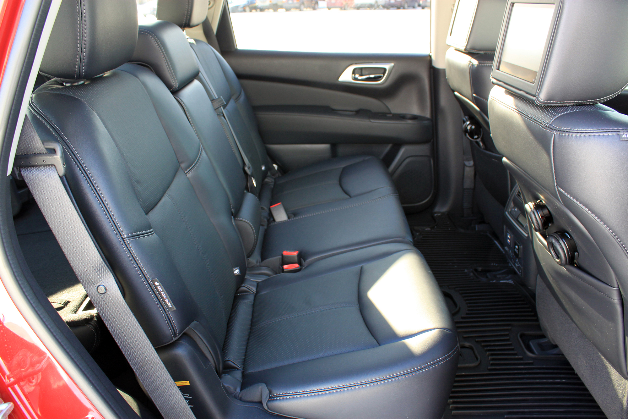Test Drive: 2018 Nissan Pathfinder Platinum 4WD- vicariousmag.com