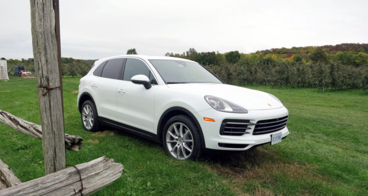 2019 Porsche Cayenne front view