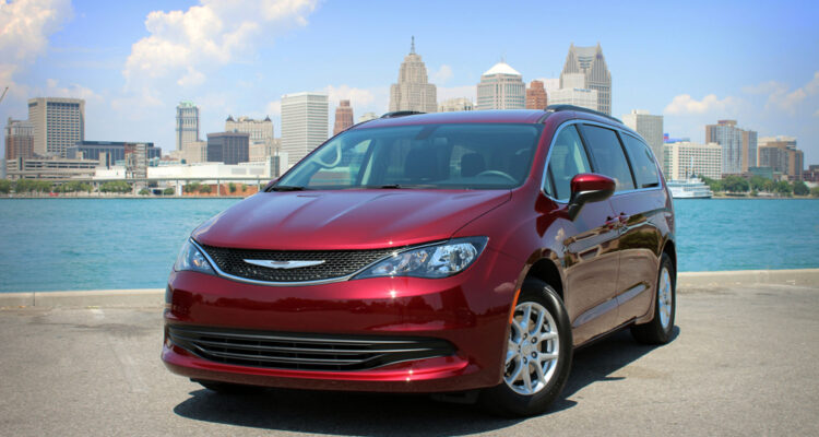 2021-Chrysler-Grand-Caravan-front-profile-1