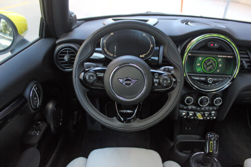 2020 Mini Cooper SE dash