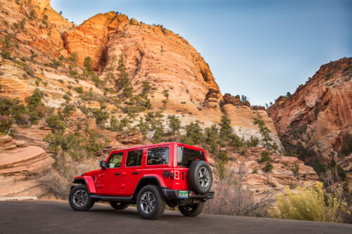 2020-Jeep-Wrangler-Unlimited-Sahara-4X4-3