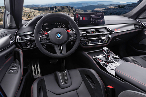 2022-BMW-M5-CS-cockpit