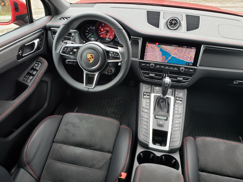 2021-Porsche-Macan-GTS-dash