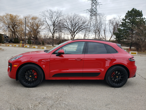 2021-Porsche-Macan-GTS-side