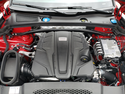 2021-Porsche-Macan-GTS-engine