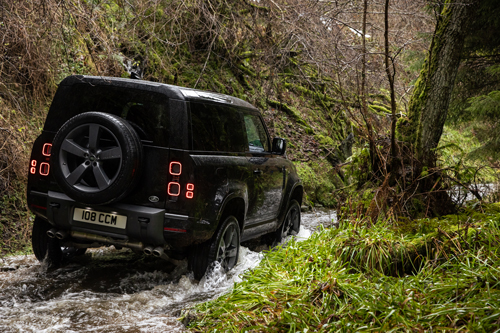 2022-Land-Rover-Defender-V8-3