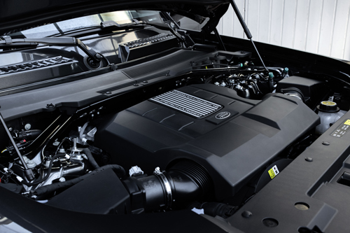 2022-Land-Rover-Defender-V8-engine