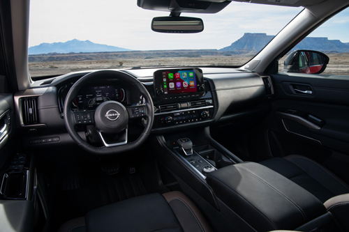 2022-Nissan-Pathfinder-cockpit