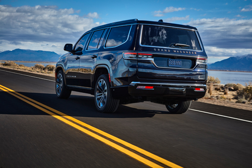 2022-Jeep-Grand-Wagoneer-2