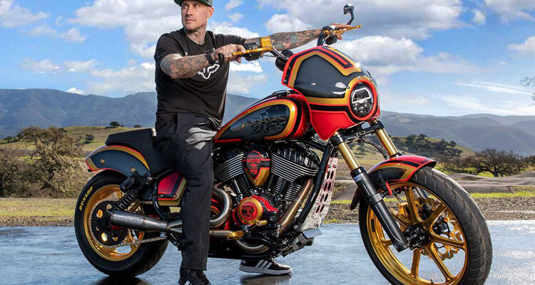 carey-hart-dark-horse