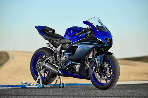 2022-Yamaha-YZF-R7-1