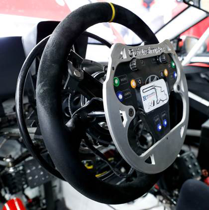 Steering-wheel-hand-controls