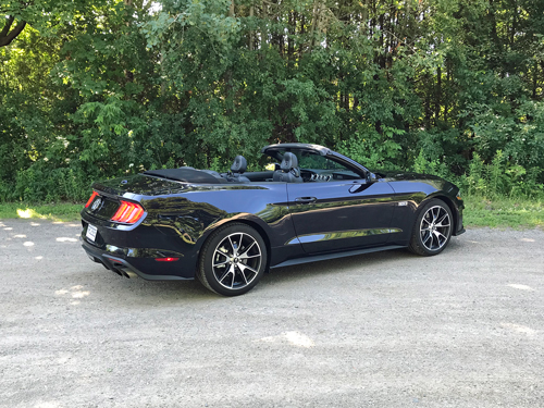 2021-Ford-Mustang-EcoBoost-Convertible-2