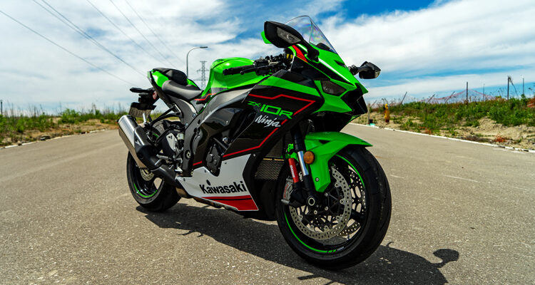 First Ride 2021 Kawasaki Ninja ZX 10R Vicarious Magazine