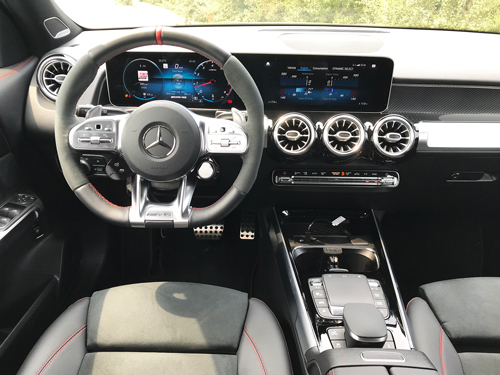 2021-Mercedes-Benz-GLB-35-AMG-interior-11