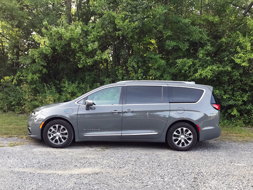 2021-Chrysler-Pacifica-Hybrid-side-profile