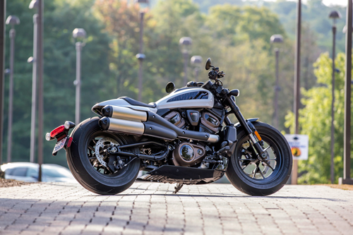 2021-Harley-Davidson-Sportster-S-rear-side