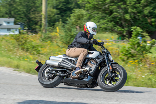 2021-Harley-Davidson-Sportster-S-riding-1