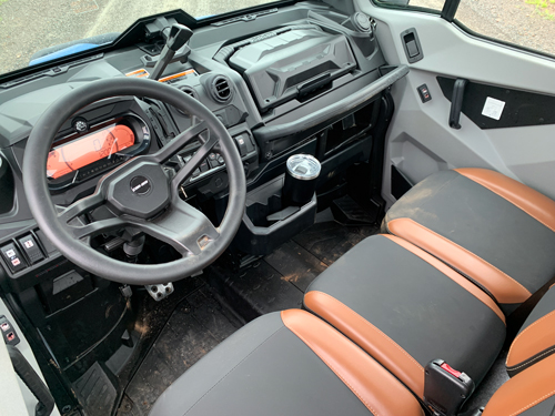 2021 Can-Am Defender-interior