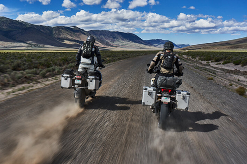 Saku-Moto-dirt-road-riding