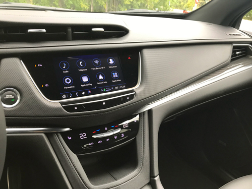 2021-Cadillac-XT5-infotainment