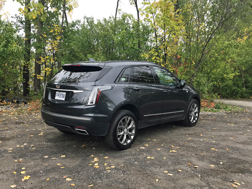 2021-Cadillac-XT5-rear