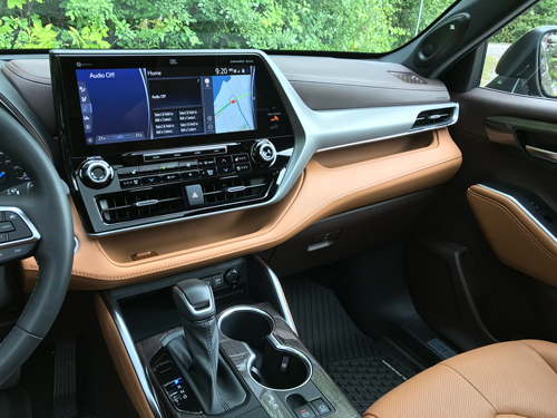 2021-Toyota-Highlander-Hybrid-infotainment