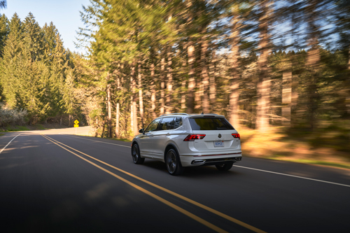 2022-VW-Tiguan-rear