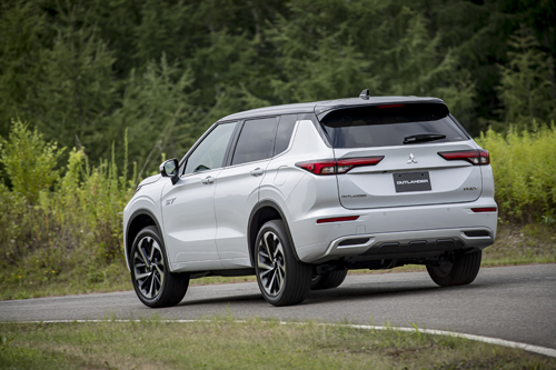 2022 Mitsubishi Outlander PHEV rear