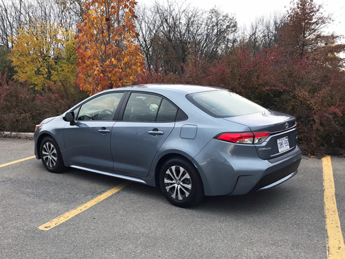 2022-Toyota-Corolla-Hybrid-3