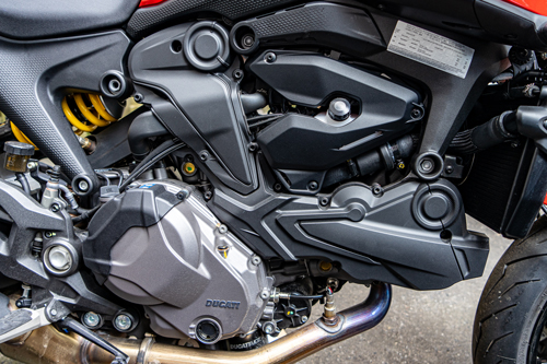 2021-Ducati-Monster-engine