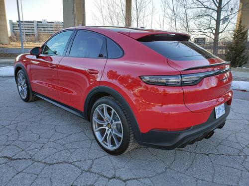 2021-Porsche-Cayenne-GTS-Coupe-11