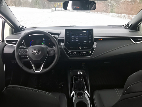 2022-Toyota-Corolla-Hatchback-Interior-11