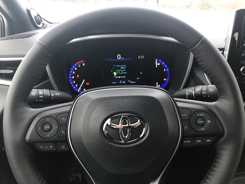2022-Toyota-Corolla-Hatchback-Interior-17