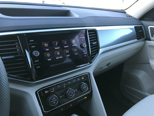 2022-Volkswagen-Atlas-interior-17