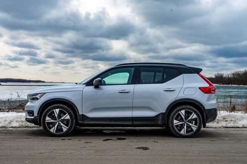 2022_Volvo_XC40_Recharge-Profile