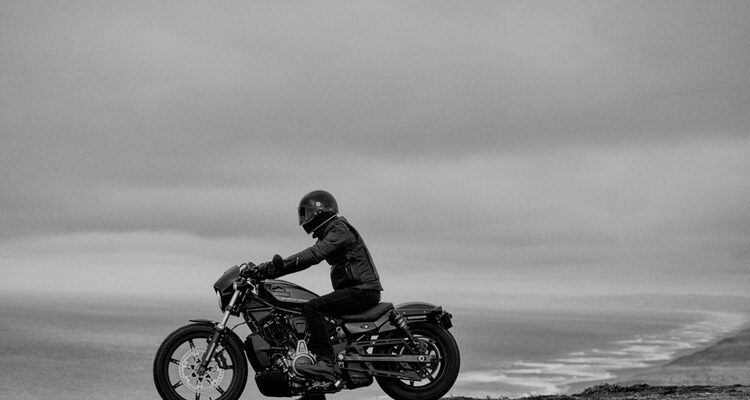 2022-Harley-Davidson-Nightster-975-1