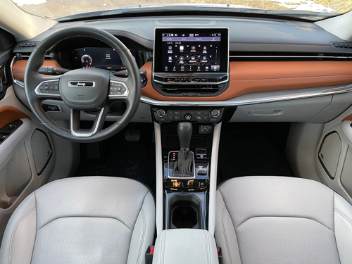 2022-Jeep-Compass-interior-10