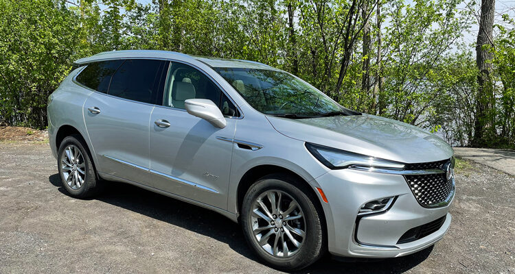 2022-Buick-Enclave-Avenir-1